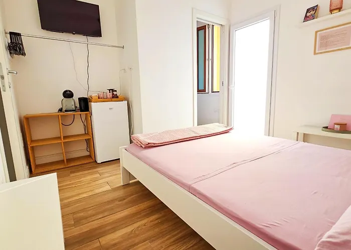 ゲストハウス Domo Ulleri オルビア